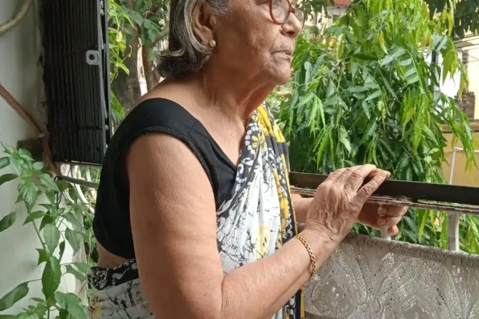 Elderly Eye & Hearing Health: When & How to Get Screenings — A Family Guide