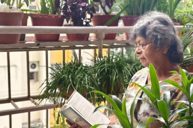 Simple Daily Routines to Keep Seniors Healthy and Happy at Home