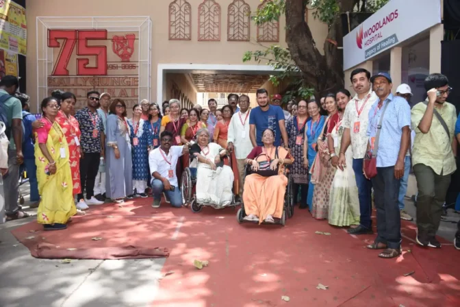 How to Emotionally Support Aging Parents Without Feeling Overwhelmed